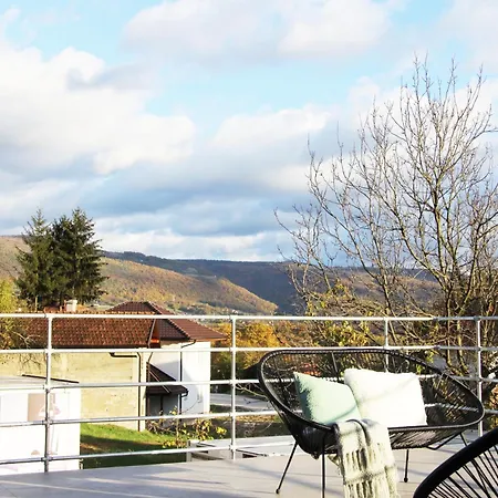 Pirol: Dorf Hideaway Gornja Breza