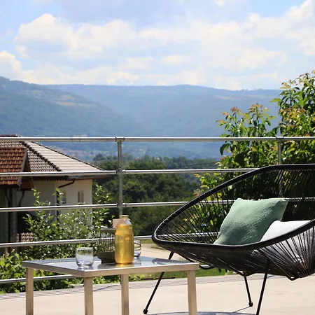 Pirol: Dorf Hideaway Gornja Breza